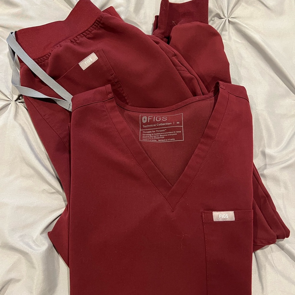 Figs Burgundy Scrub Set